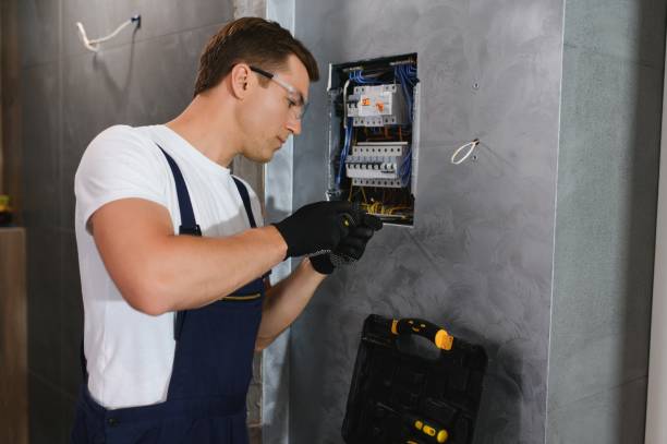 Best Commercial Electrician Services  in Bath, MI